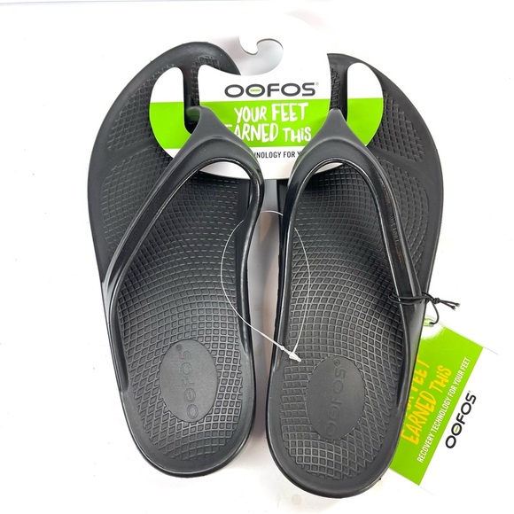 NWT Women's Oofos Oolala Sandal Black Patent Size 11 - Picture 2 of 7